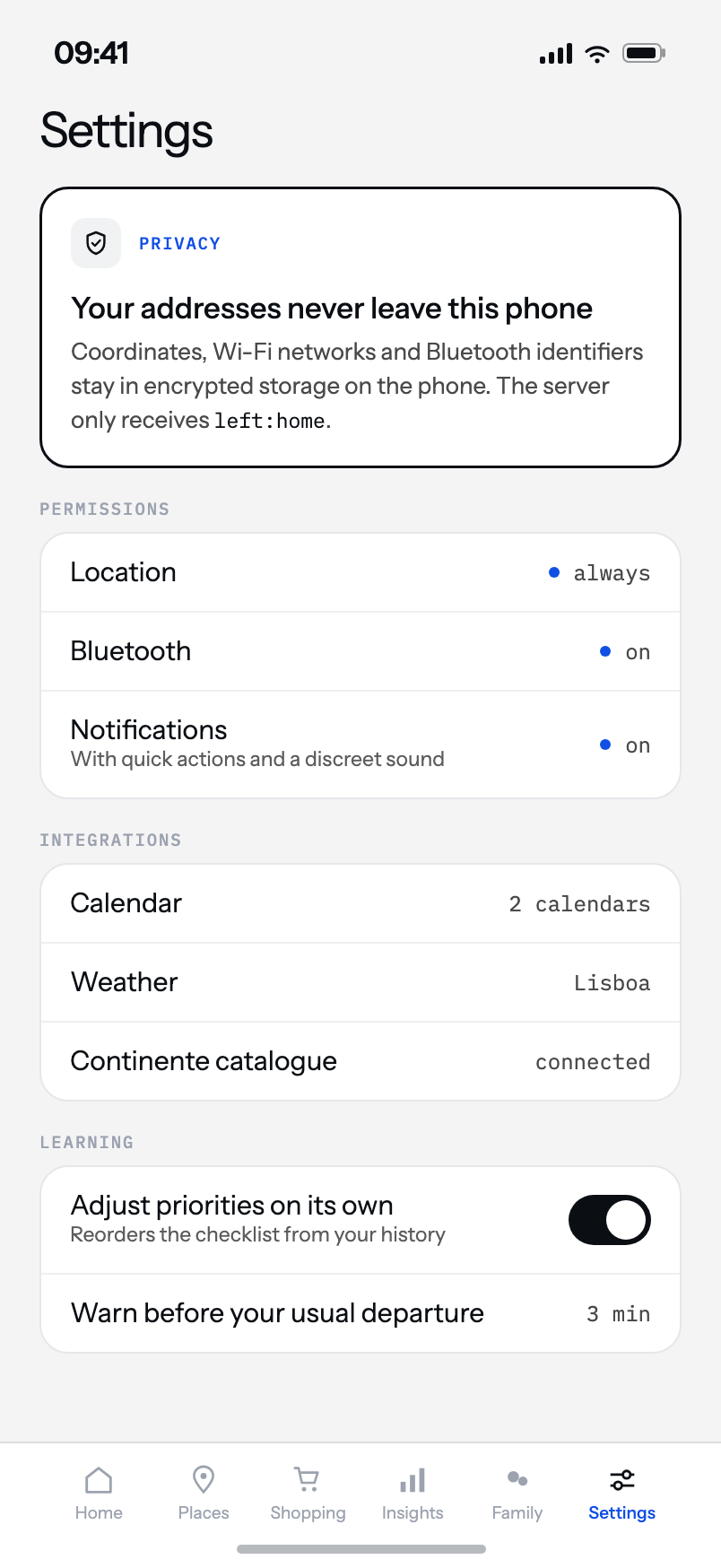 RemAInder privacy settings: addresses never leave the phone, with permissions and integrations in view.